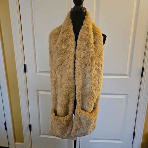 CAbi Faux Fur Tan Scarf - Picture 3 of 5